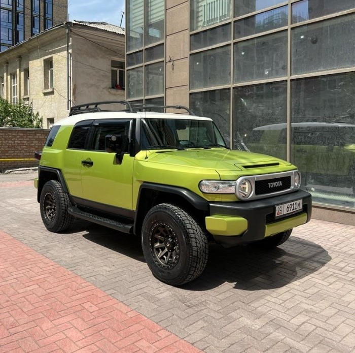 TOYOTA FJ-Cruiser Green-4