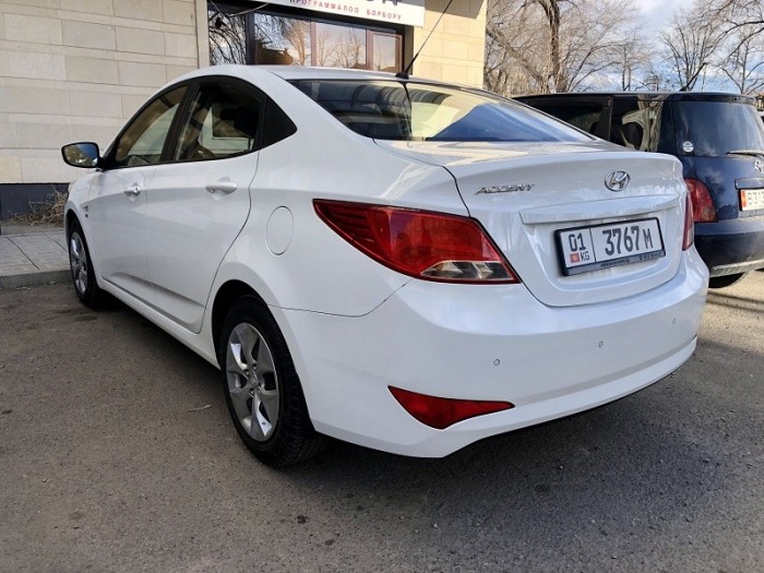 Hyundai Solaris-3