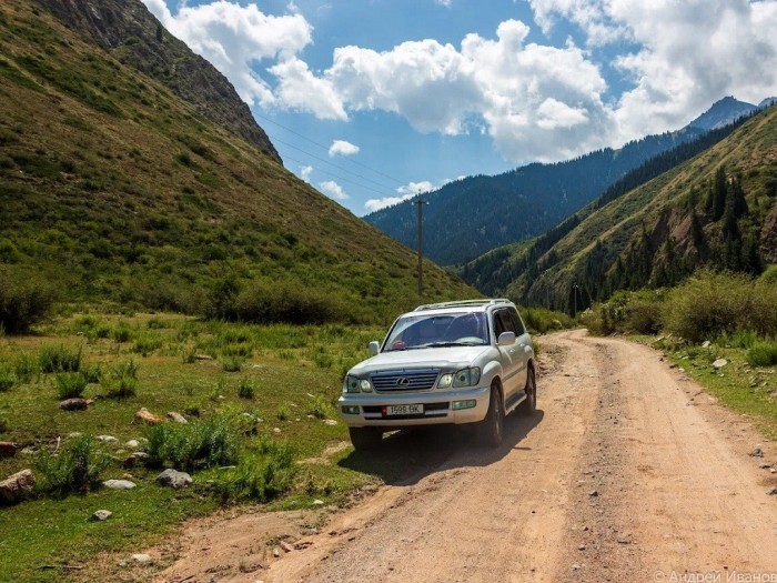 Lexus LX470-2