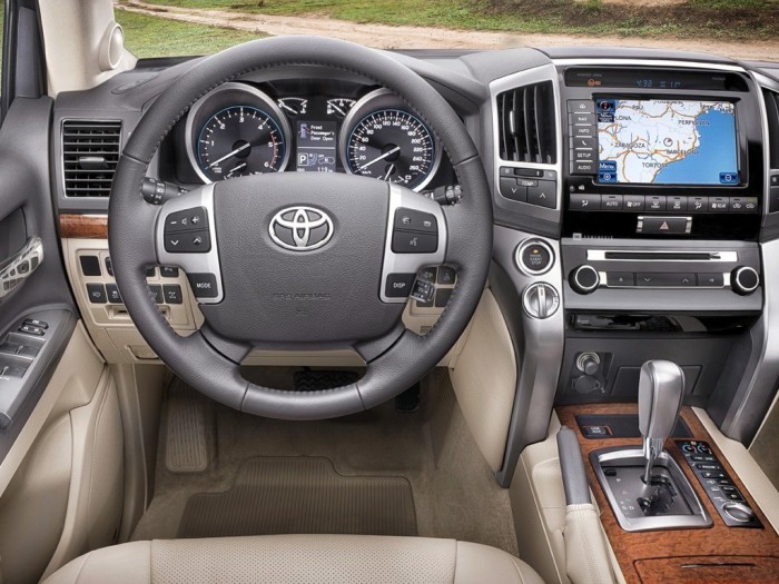 Toyota Landcruiser 200-3